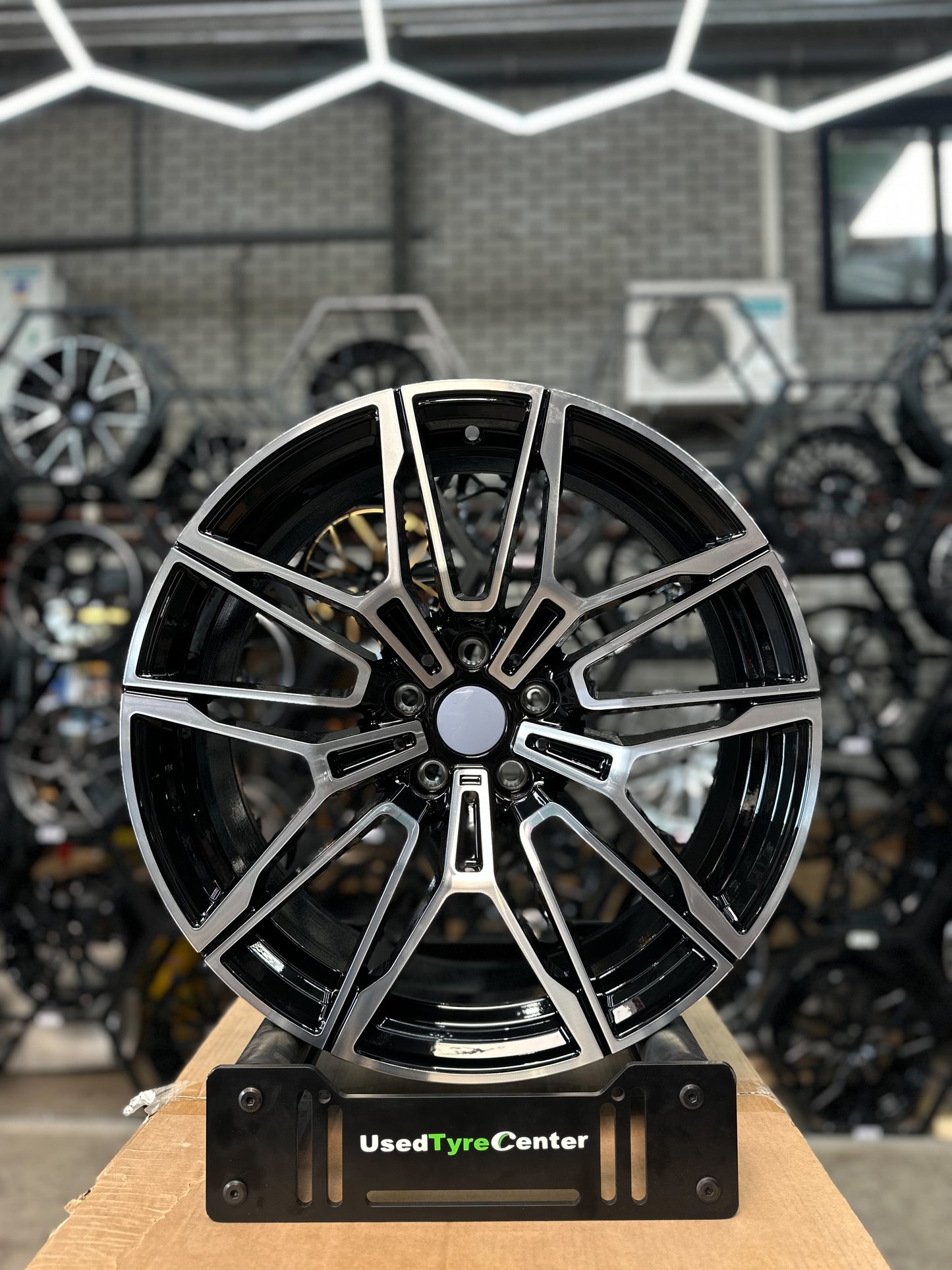 825M STYLE - 19' 5X112