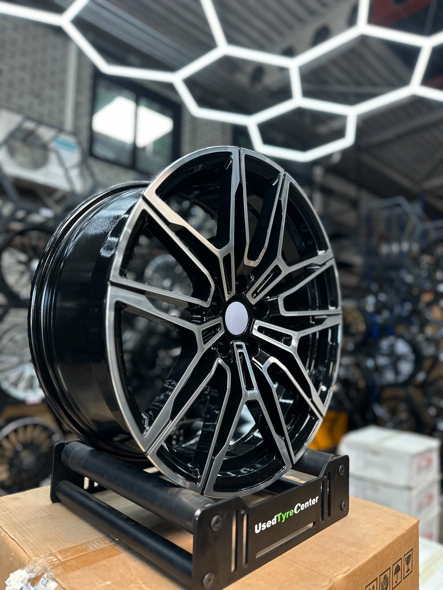 825M STYLE - 19' 5X112